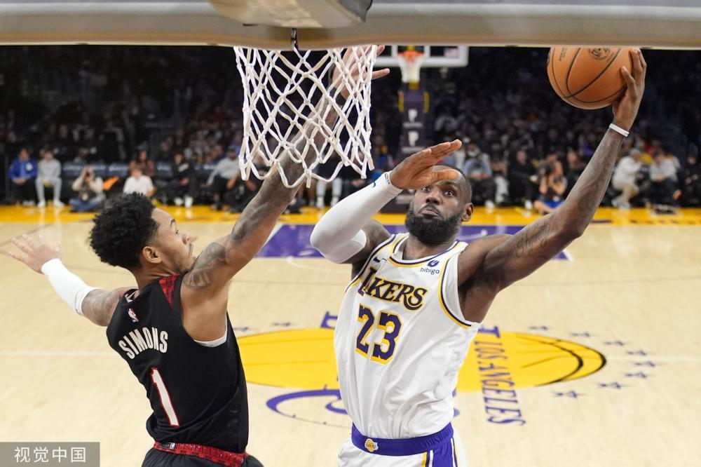 他正在面对 他正在面对